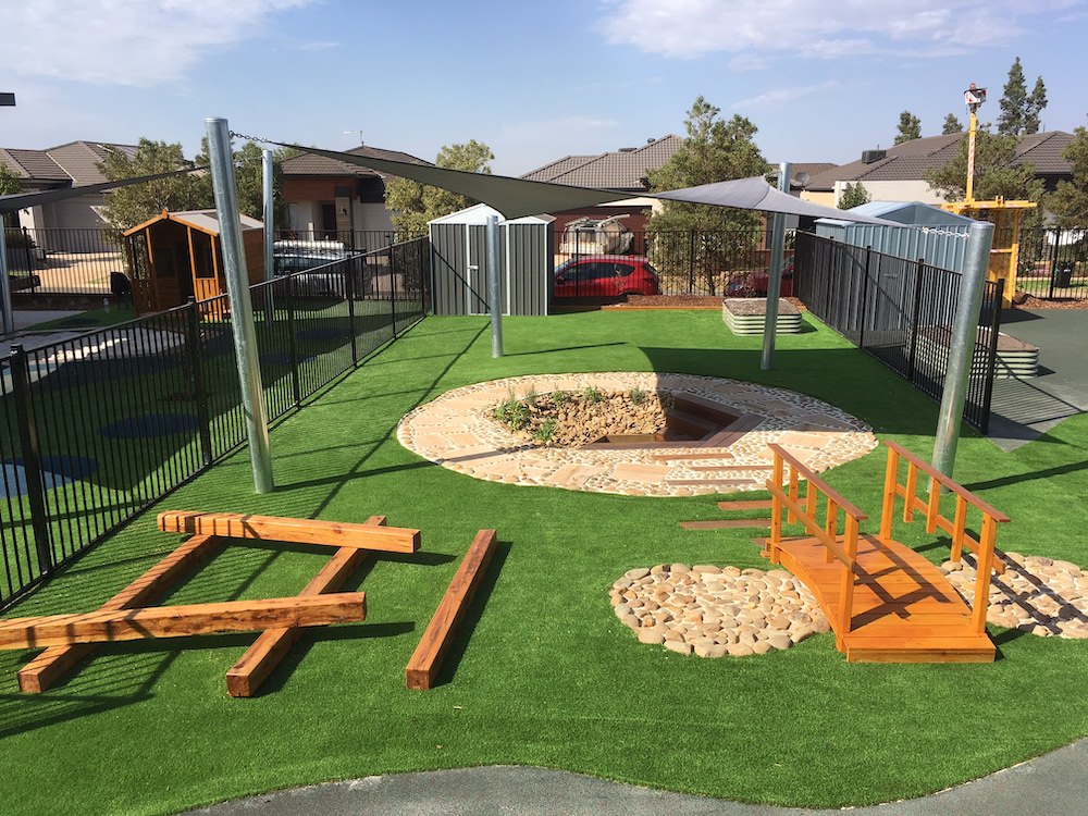 playground synthetic grass - 1